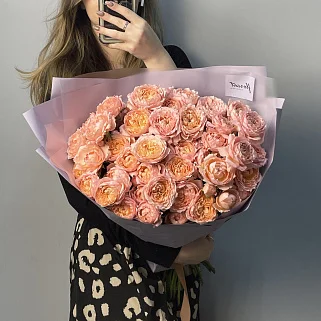 Букет из 15 кустовых пионовидных роз Juliet