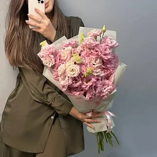 Букет из 11 розовых эустом