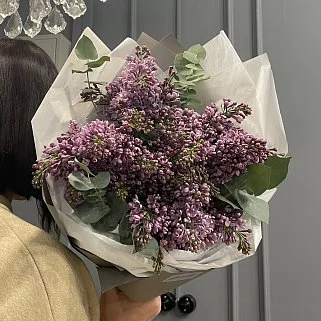 Букет из 5 веточек сирени
