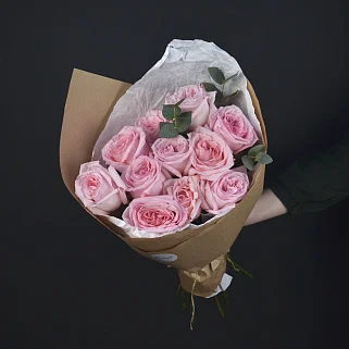 Букет пионовидных роз Pink O'Hara и эвкалипта S