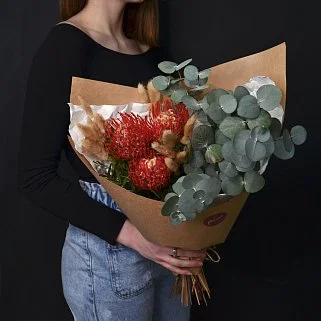 Стойкий мужской букет с нутаном