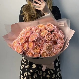 Букет из 11 кустовых пионовидных роз Juliet