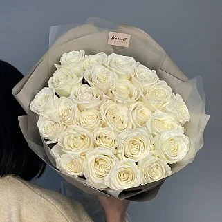 Букет из 25 белых роз Playa Blanca