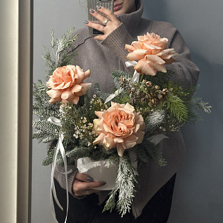 Композиция с розой Kahala и нобилисом