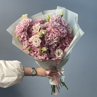 Букет из 15 розовых эустом (лизиантусов)