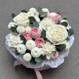 Букет в шляпной коробке Кисс