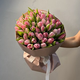 Букет из 51 розового тюльпана