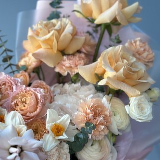 Сборный букет Абрикосовый L