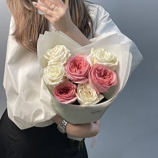 Букет пионовидных роз Pink Expression и Playa Blanca XS