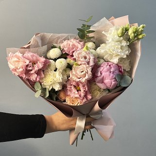 Сборный букет с пионом Ванильный сироп S