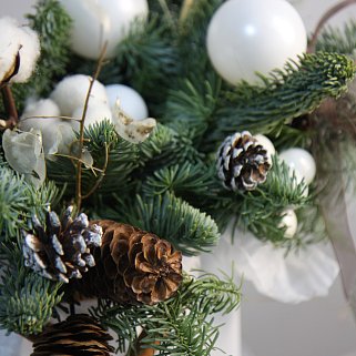 Натуральная зимняя композиция L