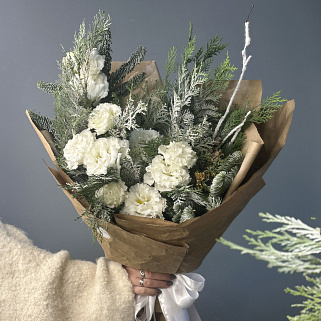 Зимний букет с эустомой