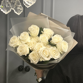 Букет из 15 белых роз Playa Blanca