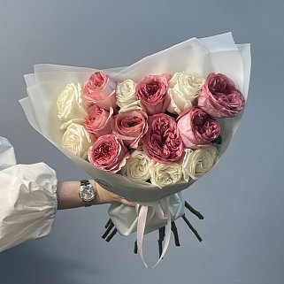Букет пионовидных роз Pink Expression и Playa Blanca М