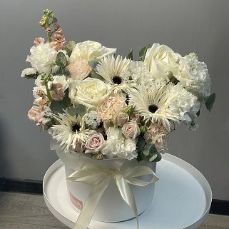 Букет в шляпной коробке Нежная осень