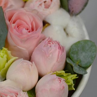 Букет в шляпной коробке Пастила