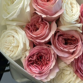 Букет пионовидных роз Pink Expression и Playa Blanca М