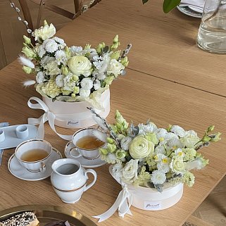 Пасхальная цветочная композиция M