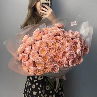 Букет из 25 кустовых пионовидных роз Juliet