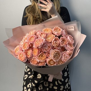 Букет из 11 кустовых пионовидных роз Juliet